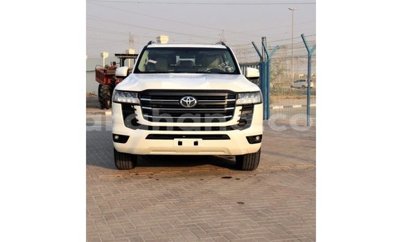 Ra Imported Toyota Land Cruiser funfun Ọkọ̀ in Import - Dubai ni Ashanti