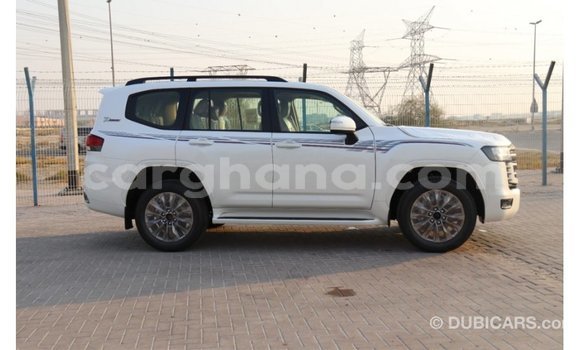 Buy Import Toyota Land Cruiser White Car in Import - Dubai in Ashanti Buy Import Toyota Land Cruiser White Car in Import - Dubai in Ashanti