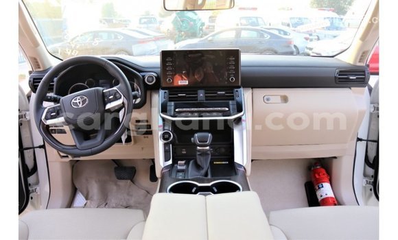 Buy Import Toyota Land Cruiser White Car in Import - Dubai in Ashanti Buy Import Toyota Land Cruiser White Car in Import - Dubai in Ashanti