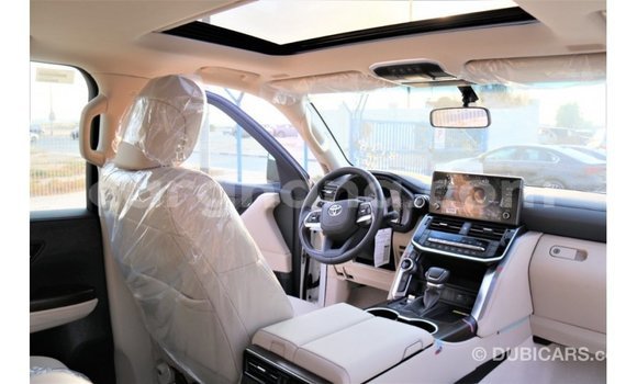 Buy Import Toyota Land Cruiser White Car in Import - Dubai in Ashanti Buy Import Toyota Land Cruiser White Car in Import - Dubai in Ashanti