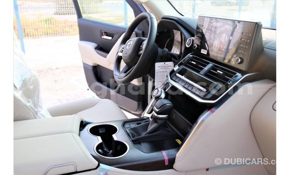 Buy Import Toyota Land Cruiser White Car in Import - Dubai in Ashanti Buy Import Toyota Land Cruiser White Car in Import - Dubai in Ashanti