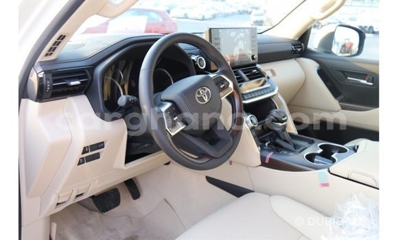 Buy Import Toyota Land Cruiser White Car in Import - Dubai in Ashanti Buy Import Toyota Land Cruiser White Car in Import - Dubai in Ashanti