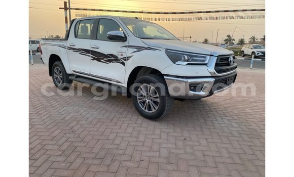 Buy Import Toyota Hilux White Car in Import - Dubai in Ashanti