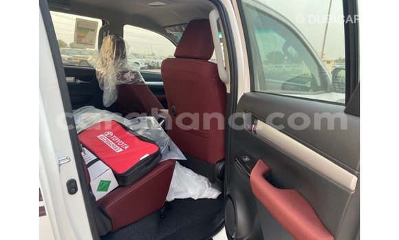 Buy Import Toyota Hilux White Car in Import - Dubai in Ashanti Buy Import Toyota Hilux White Car in Import - Dubai in Ashanti