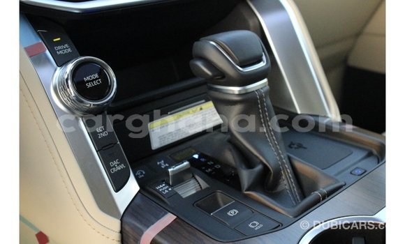 Buy Import Toyota Land Cruiser White Car in Import - Dubai in Ashanti Buy Import Toyota Land Cruiser White Car in Import - Dubai in Ashanti