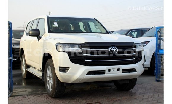 Buy Import Toyota Land Cruiser White Car in Import - Dubai in Ashanti Buy Import Toyota Land Cruiser White Car in Import - Dubai in Ashanti