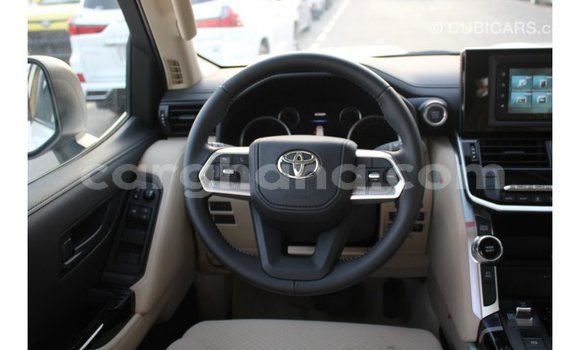 Buy Import Toyota Land Cruiser White Car in Import - Dubai in Ashanti Buy Import Toyota Land Cruiser White Car in Import - Dubai in Ashanti