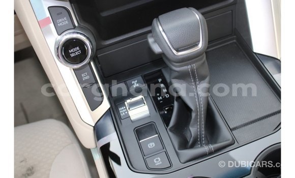 Buy Import Toyota Land Cruiser White Car in Import - Dubai in Ashanti Buy Import Toyota Land Cruiser White Car in Import - Dubai in Ashanti