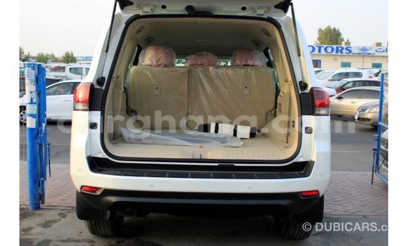 Buy Import Toyota Land Cruiser White Car in Import - Dubai in Ashanti Buy Import Toyota Land Cruiser White Car in Import - Dubai in Ashanti
