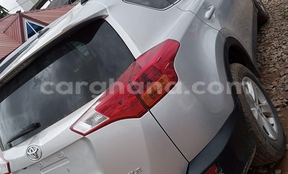 Sayi Na hannu Toyota RAV4 Azurfa Mota in Accra a Greater Accra Sayi Na hannu Toyota RAV4 Azurfa Mota in Accra a Greater Accra