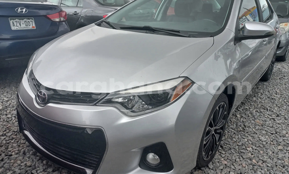 Sayi Na hannu Toyota Corolla Azurfa Mota in Accra a Greater Accra Sayi Na hannu Toyota Corolla Azurfa Mota in Accra a Greater Accra