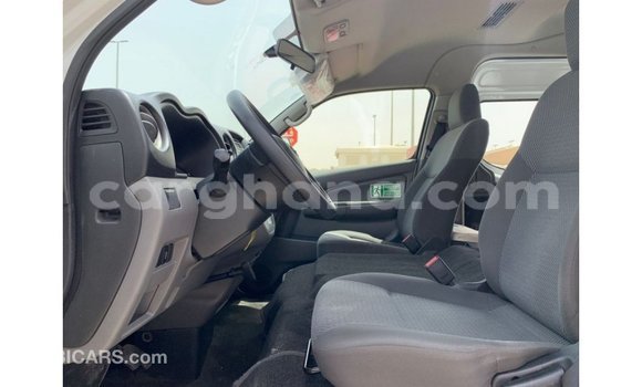 Buy Import Nissan Urvan White Car in Import - Dubai in Ashanti Buy Import Nissan Urvan White Car in Import - Dubai in Ashanti