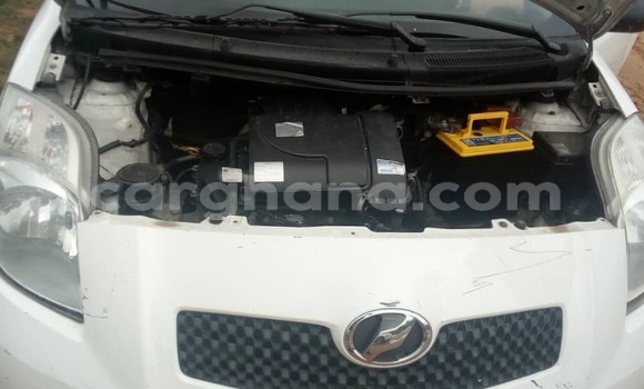 Ra Àlòkù Toyota Vitz funfun Ọkọ̀ in Sekondi–Takoradi Metropolitan ni Oorun Ra Àlòkù Toyota Vitz funfun Ọkọ̀ in Sekondi–Takoradi Metropolitan ni Oorun