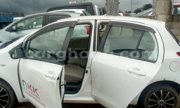 Ra Àlòkù Toyota Vitz funfun Ọkọ̀ in Sekondi–Takoradi Metropolitan ni Oorun Ra Àlòkù Toyota Vitz funfun Ọkọ̀ in Sekondi–Takoradi Metropolitan ni Oorun