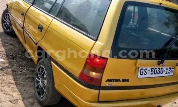 Buy Used Opel Astra Green Car in Accra in Greater Accra Buy Used Opel Astra Green Car in Accra in Greater Accra