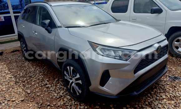 Ra Àlòkù Toyota RAV4 Silver Ọkọ̀ in Accra ni Greater Accra