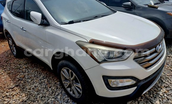 Ra Àlòkù Hyundai Santa Fe funfun Ọkọ̀ in Accra ni Greater Accra Ra Àlòkù Hyundai Santa Fe funfun Ọkọ̀ in Accra ni Greater Accra