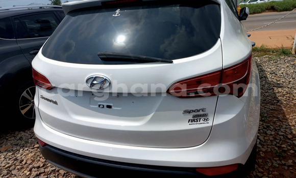 Ra Àlòkù Hyundai Santa Fe funfun Ọkọ̀ in Accra ni Greater Accra Ra Àlòkù Hyundai Santa Fe funfun Ọkọ̀ in Accra ni Greater Accra