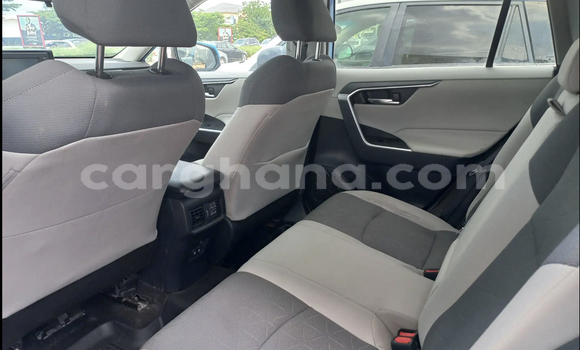 Ra Àlòkù Toyota RAV4 Blue Ọkọ̀ in Accra ni Greater Accra Ra Àlòkù Toyota RAV4 Blue Ọkọ̀ in Accra ni Greater Accra