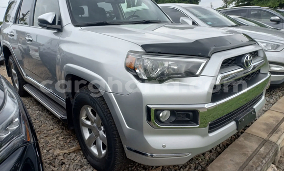 Ra Àlòkù Toyota 4Runner Silver Ọkọ̀ in Accra ni Greater Accra Ra Àlòkù Toyota 4Runner Silver Ọkọ̀ in Accra ni Greater Accra