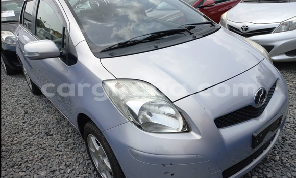 Ra Àlòkù Toyota Vitz Silver Ọkọ̀ in Accra ni Greater Accra