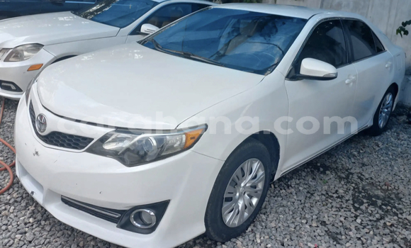 Buy Used Toyota Camry White Car in Accra in Greater Accra Buy Used Toyota Camry White Car in Accra in Greater Accra