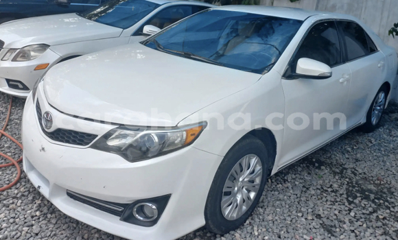 Buy Used Toyota Camry White Car in Accra in Greater Accra Buy Used Toyota Camry White Car in Accra in Greater Accra