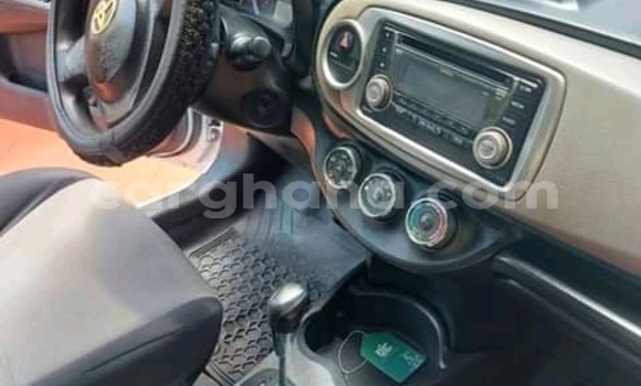 Buy Used Toyota Vitz White Car in Accra in Greater Accra Buy Used Toyota Vitz White Car in Accra in Greater Accra