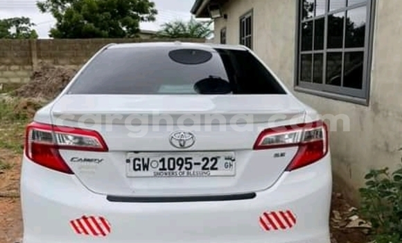 Buy Used Toyota Camry White Car in Accra in Greater Accra