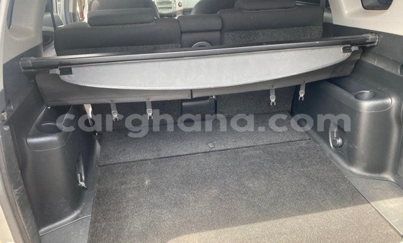 Ra Àlòkù Toyota RAV4 Silver Ọkọ̀ in Accra ni Greater Accra Ra Àlòkù Toyota RAV4 Silver Ọkọ̀ in Accra ni Greater Accra