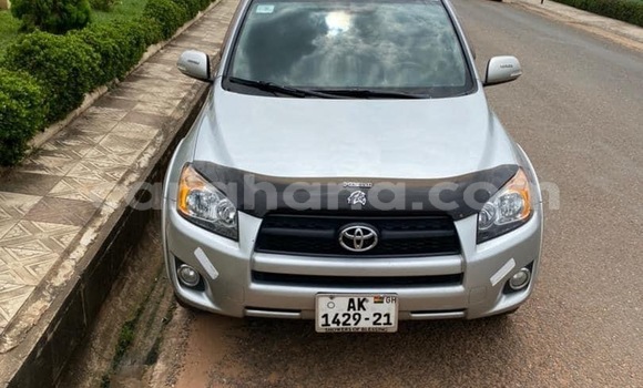 Ra Àlòkù Toyota RAV4 Silver Ọkọ̀ in Accra ni Greater Accra Ra Àlòkù Toyota RAV4 Silver Ọkọ̀ in Accra ni Greater Accra