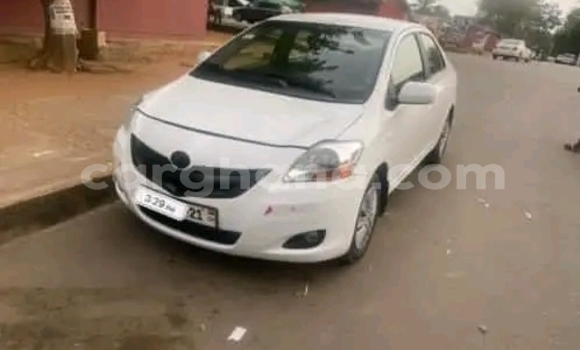 Sayi Na hannu Toyota Yaris White Mota in Accra a Greater Accra Sayi Na hannu Toyota Yaris White Mota in Accra a Greater Accra