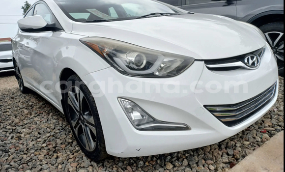 Ra Àlòkù Hyundai Elantra funfun Ọkọ̀ in Accra ni Greater Accra Ra Àlòkù Hyundai Elantra funfun Ọkọ̀ in Accra ni Greater Accra