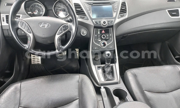 Ra Àlòkù Hyundai Elantra funfun Ọkọ̀ in Accra ni Greater Accra Ra Àlòkù Hyundai Elantra funfun Ọkọ̀ in Accra ni Greater Accra