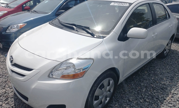 Sayi Na hannu Toyota Yaris Azurfa Mota in Accra a Greater Accra Sayi Na hannu Toyota Yaris Azurfa Mota in Accra a Greater Accra