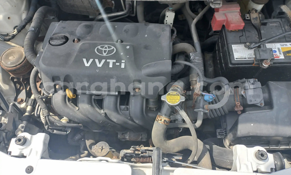 Sayi Na hannu Toyota Yaris Azurfa Mota in Accra a Greater Accra Sayi Na hannu Toyota Yaris Azurfa Mota in Accra a Greater Accra