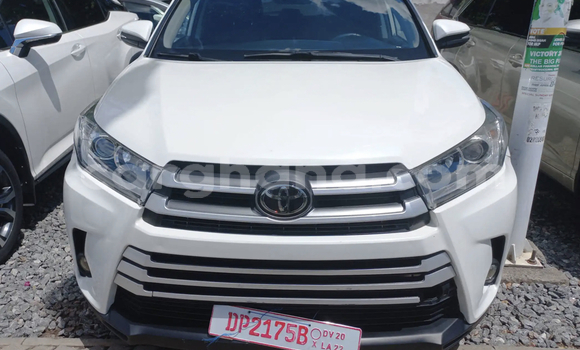 Buy Used Toyota Highlander White Car in Accra in Greater Accra