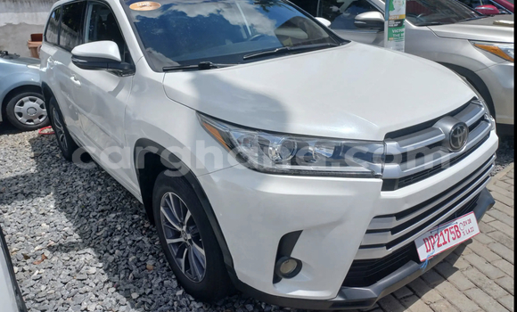 Sayi Na hannu Toyota Highlander White Mota in Accra a Greater Accra Sayi Na hannu Toyota Highlander White Mota in Accra a Greater Accra