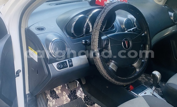Buy Used Pontiac Vibe White Car in La in Greater Accra Buy Used Pontiac Vibe White Car in La in Greater Accra