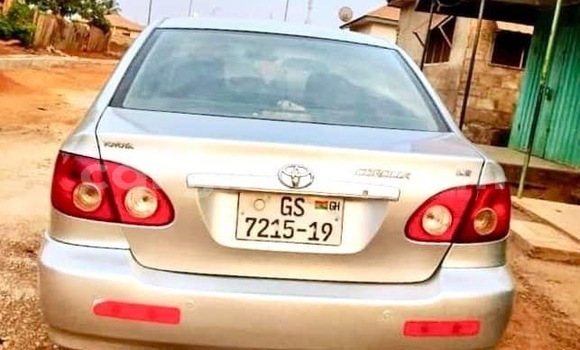 Sayi Na hannu Toyota Corolla Azurfa Mota in Accra a Greater Accra Sayi Na hannu Toyota Corolla Azurfa Mota in Accra a Greater Accra