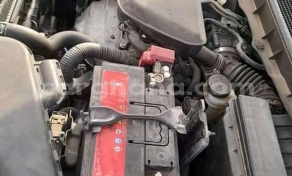 Sayi Na hannu Toyota Matrix Azurfa Mota in Accra a Greater Accra Sayi Na hannu Toyota Matrix Azurfa Mota in Accra a Greater Accra