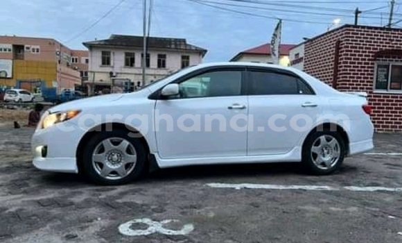 Sayi Na hannu Toyota Corolla White Mota in Accra a Greater Accra Sayi Na hannu Toyota Corolla White Mota in Accra a Greater Accra