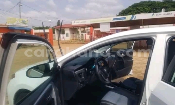 Ra Àlòkù Toyota Corolla funfun Ọkọ̀ in Accra ni Greater Accra