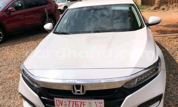Sayi Na hannu Honda Accord White Mota in Accra a Greater Accra Sayi Na hannu Honda Accord White Mota in Accra a Greater Accra