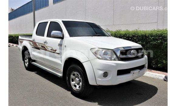 Buy Used Toyota Hilux White Car in Sekondi–Takoradi Metropolitan in Western Buy Used Toyota Hilux White Car in Sekondi–Takoradi Metropolitan in Western
