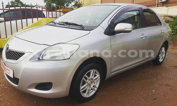 Ra Àlòkù Toyota Yaris Silver Ọkọ̀ in Accra ni Greater Accra Ra Àlòkù Toyota Yaris Silver Ọkọ̀ in Accra ni Greater Accra