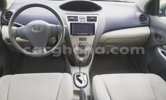 Ra Àlòkù Toyota Yaris Silver Ọkọ̀ in Accra ni Greater Accra Ra Àlòkù Toyota Yaris Silver Ọkọ̀ in Accra ni Greater Accra
