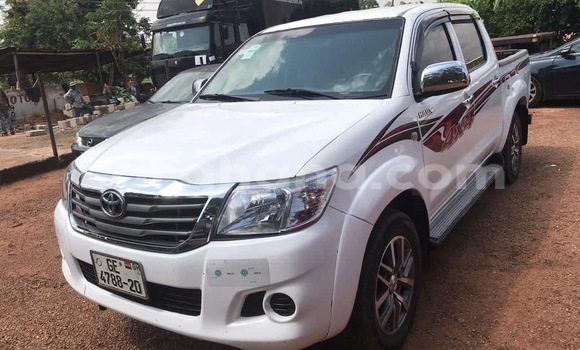 Sayi Na hannu Toyota Hilux White Mota in Accra a Greater Accra Sayi Na hannu Toyota Hilux White Mota in Accra a Greater Accra