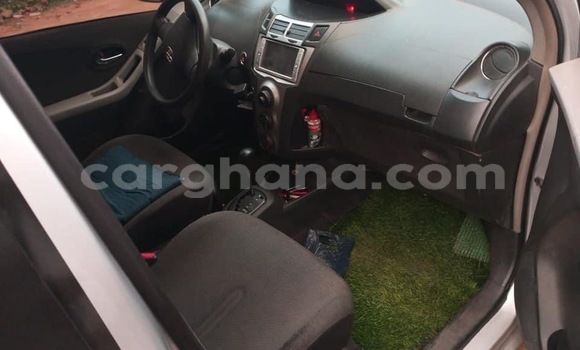 Sayi Na hannu Toyota Vitz Azurfa Mota in Accra a Greater Accra Sayi Na hannu Toyota Vitz Azurfa Mota in Accra a Greater Accra