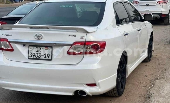 Sayi Na hannu Toyota Corolla White Mota in Accra a Greater Accra Sayi Na hannu Toyota Corolla White Mota in Accra a Greater Accra